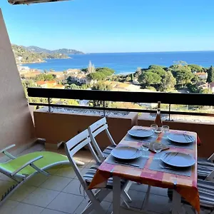 T2 In Saint-clair - Exceptional View! Rated 3 Le Lavandou